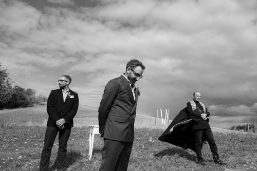 netradiční svatební fotky plné emocí a přirozených momentek