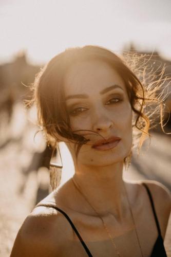 charles bridge portrait