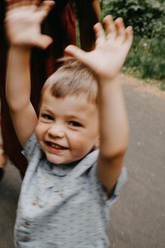 přirozené rodinné fotky